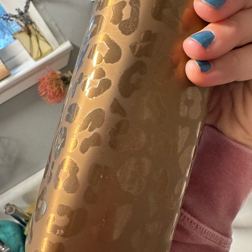 Brumate Gold Shiny Leopard Print Rehydrate Me 25 oz Water Bottle - Picture 11 of 12